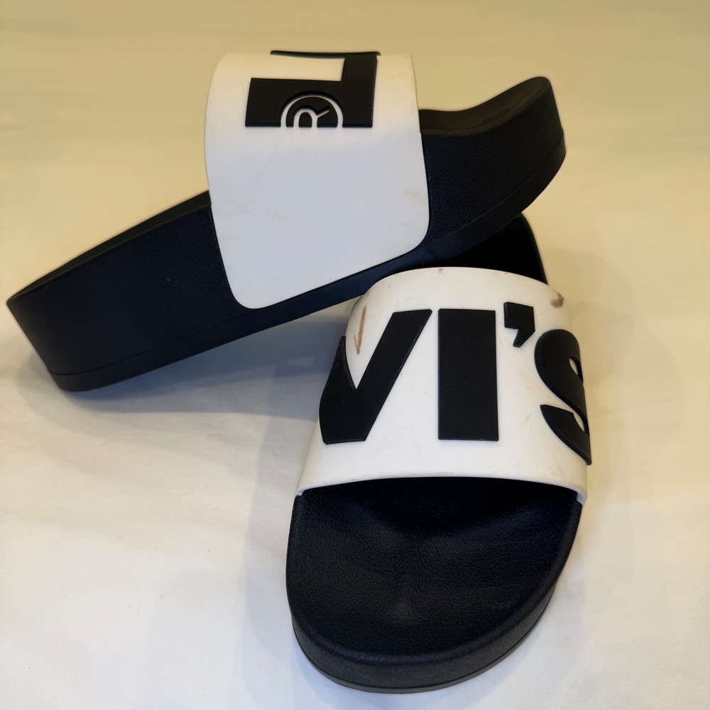 Levis‎ women Slide Sandals White Black Logo Slip On Comfort Summer Shoes Size 9
